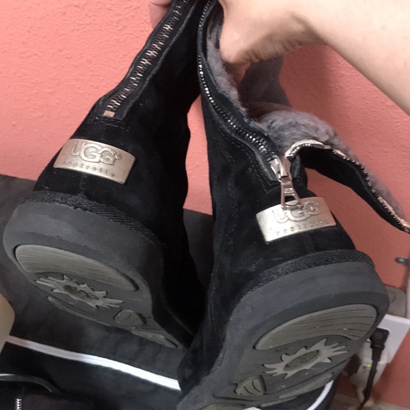 Ugg black tall boots size 8 - Picture 4 of 7